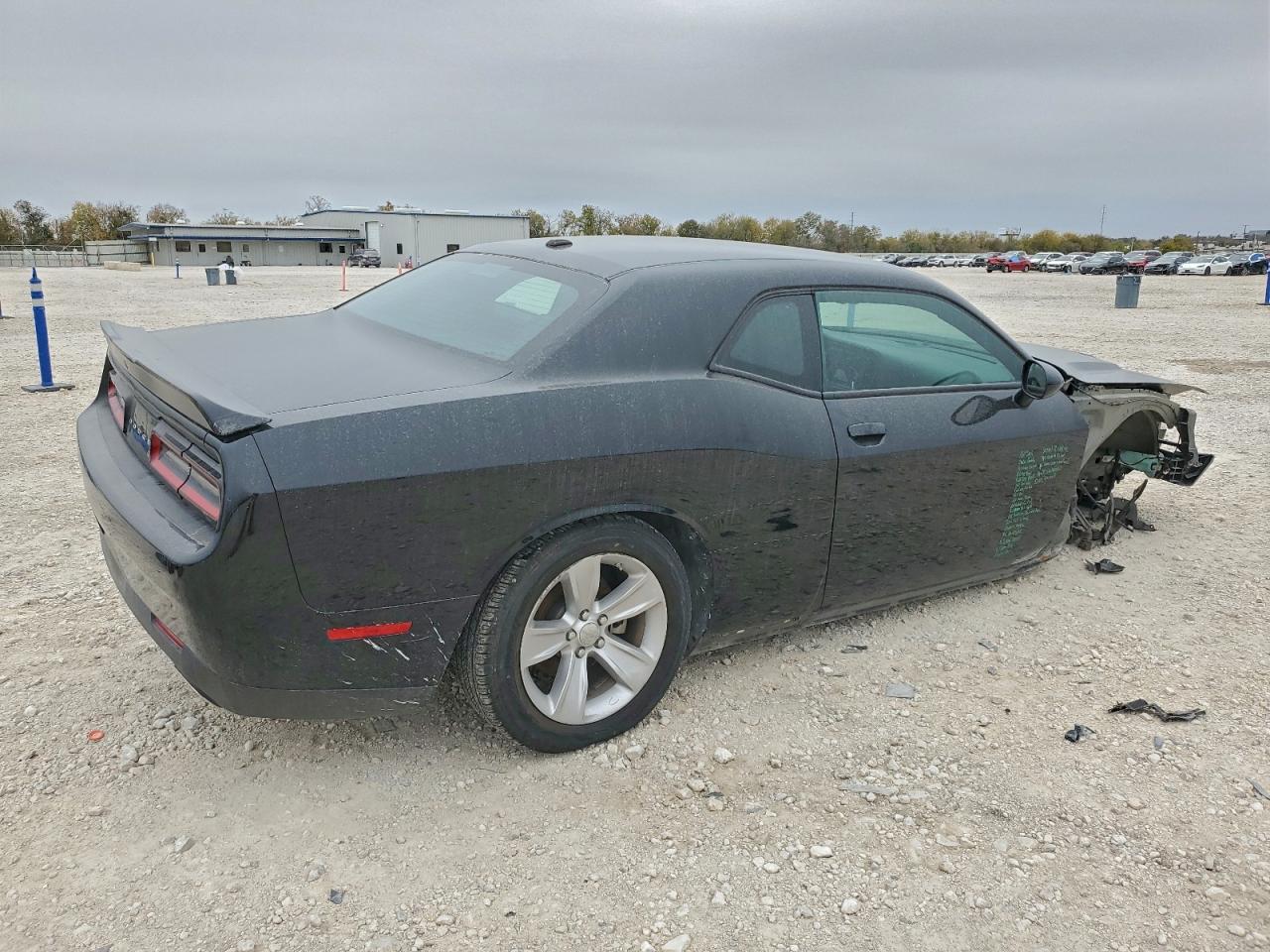 2023 DODGE CHALLENGER SXT photo 3