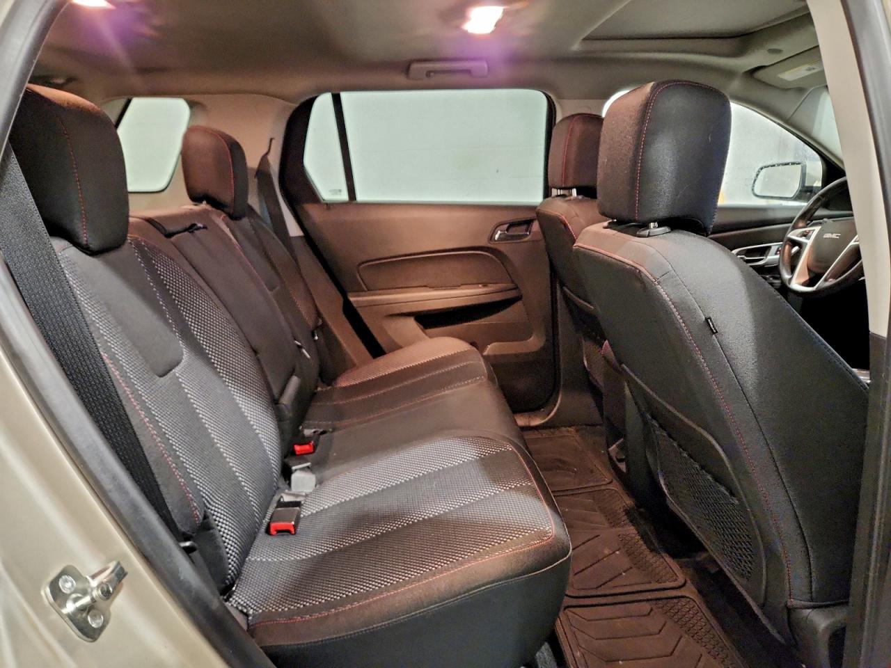2015 GMC TERRAIN SLE photo 11