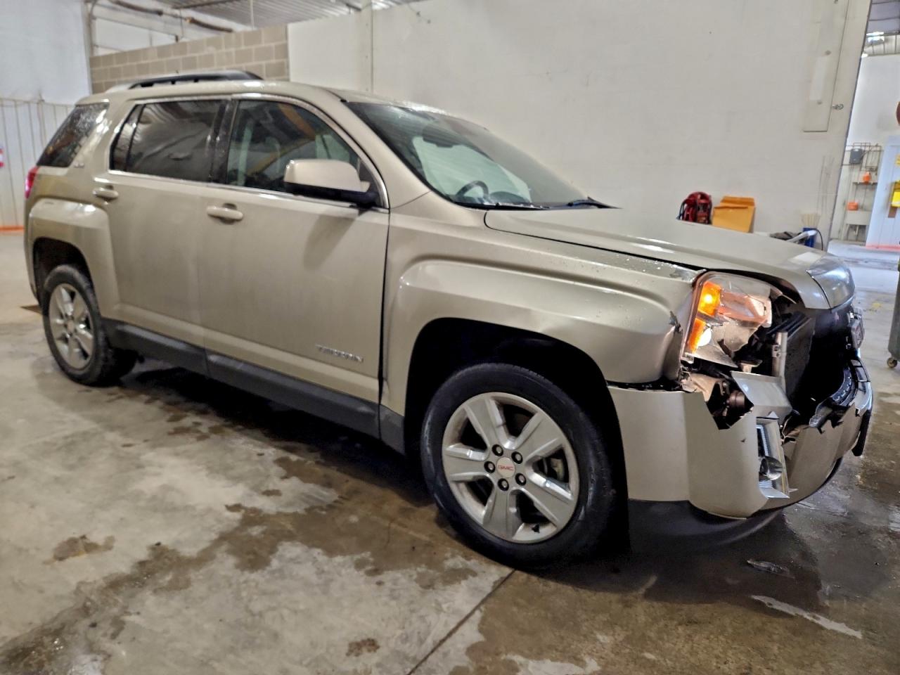 2015 GMC TERRAIN SLE photo 4