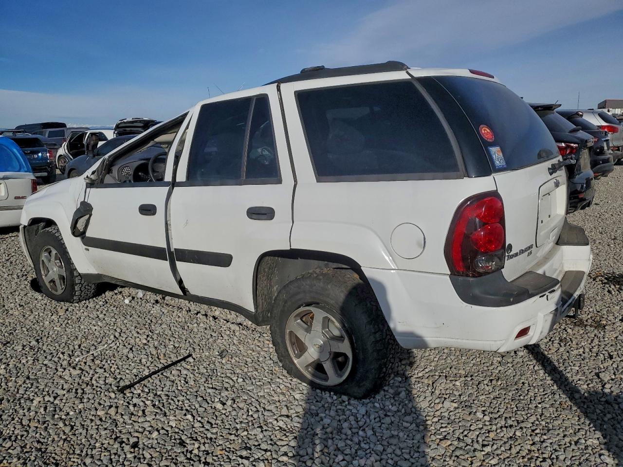 2005 CHEVROLET TRAILBLAZER LS photo 2