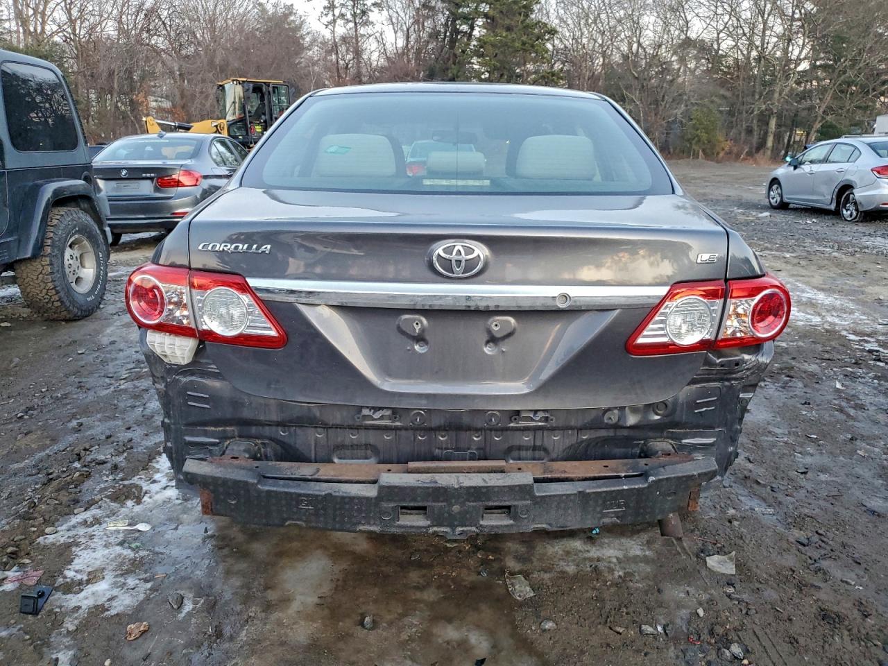 2013 TOYOTA COROLLA BASE photo 6