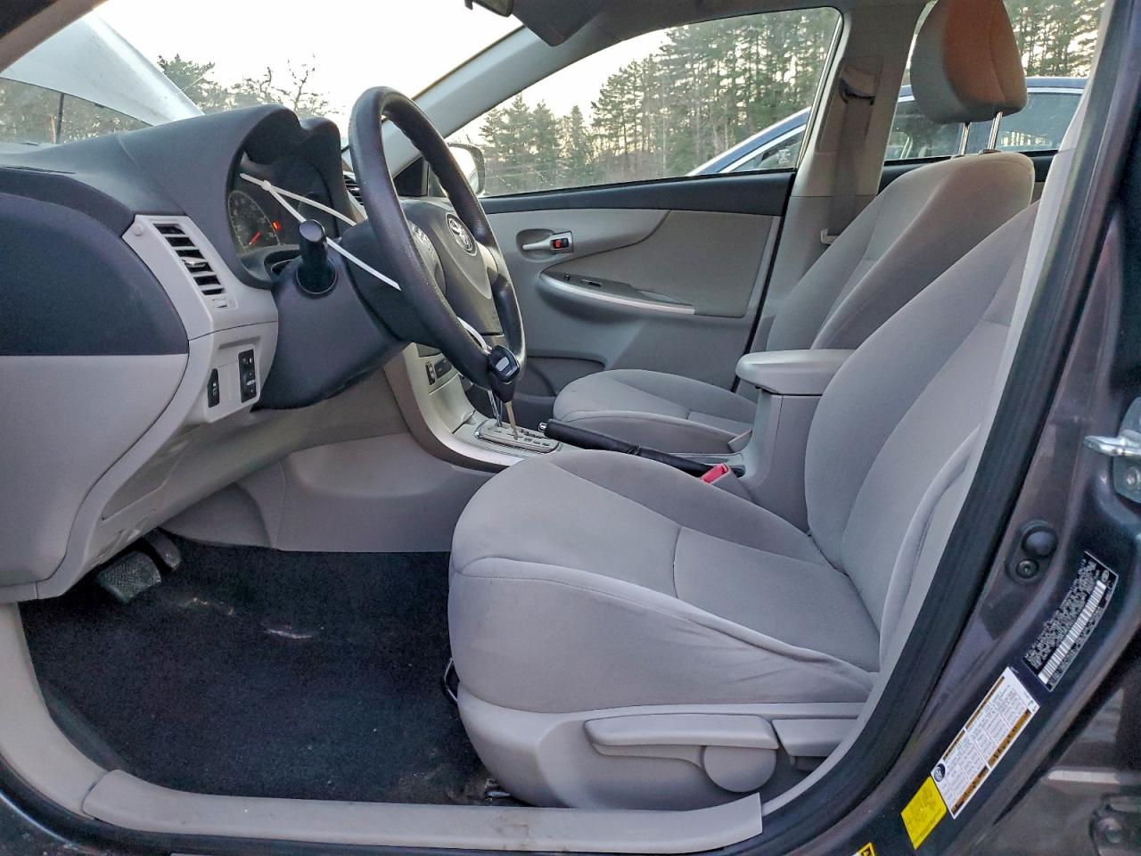 2013 TOYOTA COROLLA BASE photo 7
