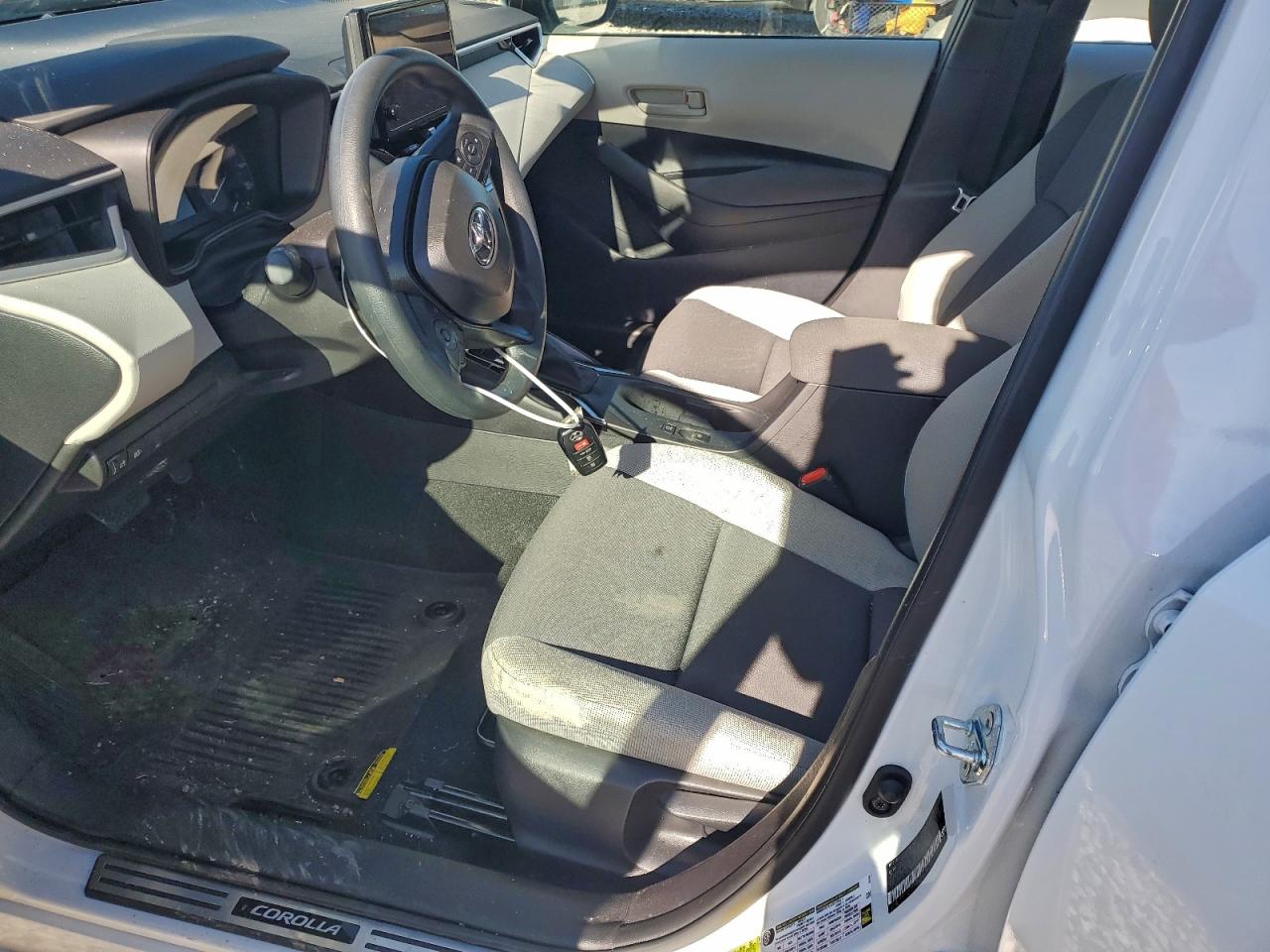2025 TOYOTA COROLLA LE photo 7
