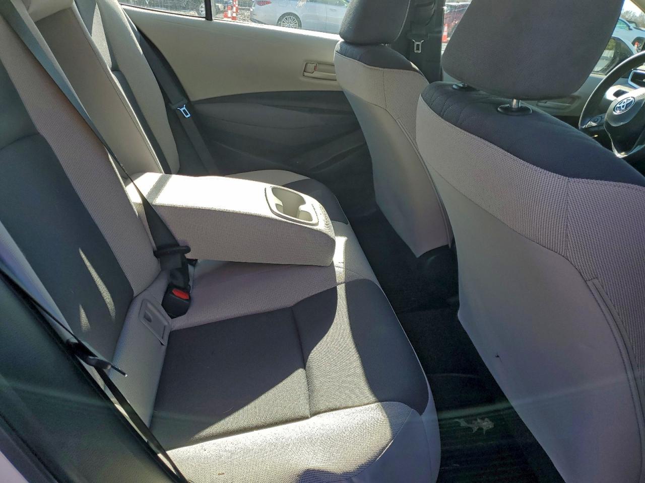 2025 TOYOTA COROLLA LE photo 10