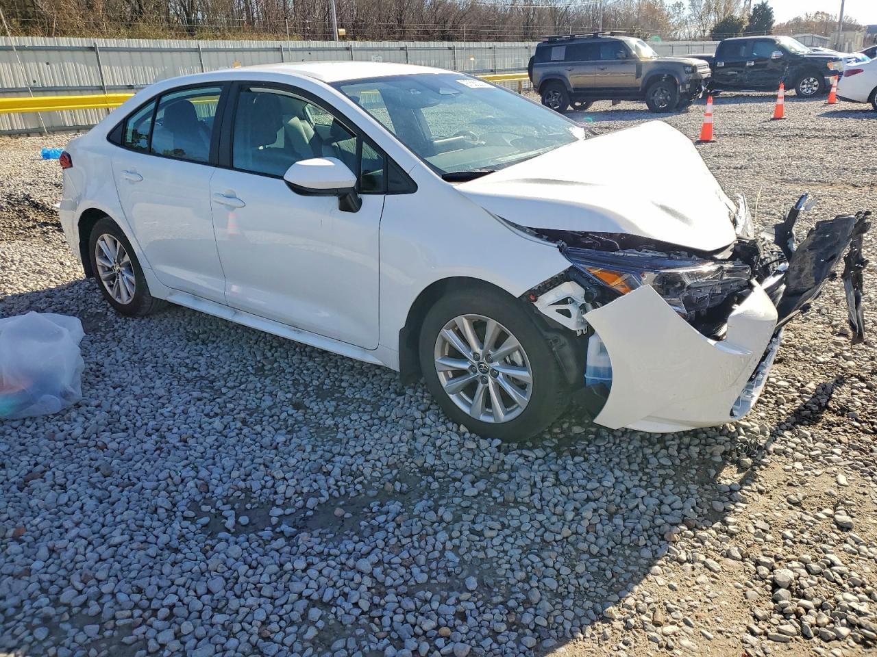2025 TOYOTA COROLLA LE photo 4