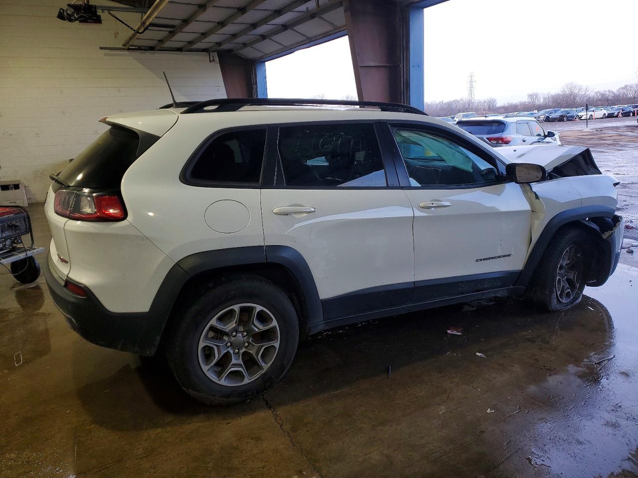 2022 JEEP CHEROKEE TRAILHAWK photo 3