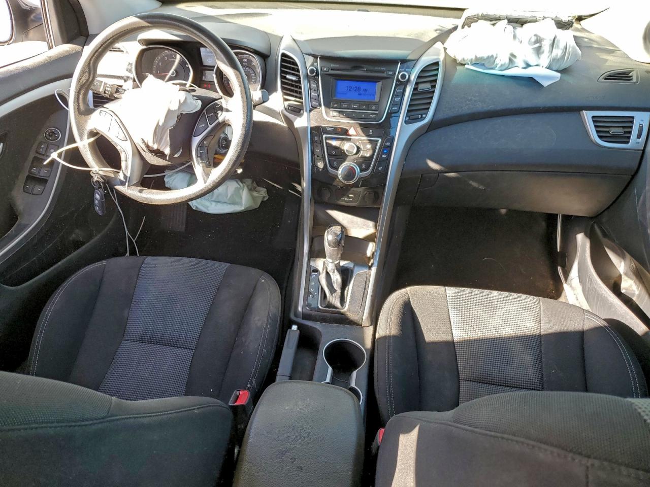 2016 HYUNDAI ELANTRA GT photo 8