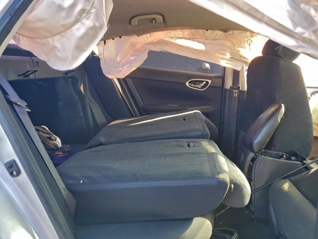 2014 NISSAN SENTRA S photo 10
