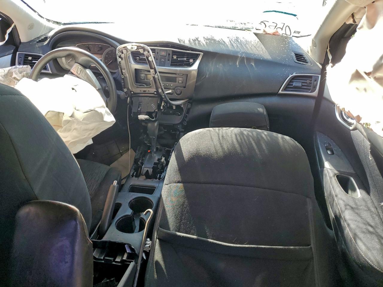 2014 NISSAN SENTRA S photo 8