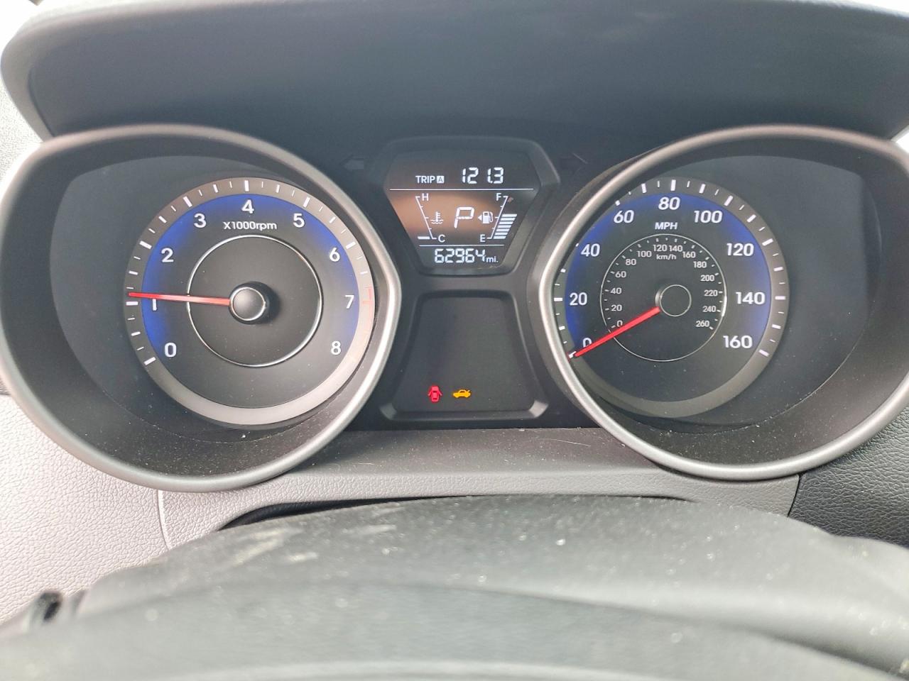 2015 HYUNDAI ELANTRA SE photo 32