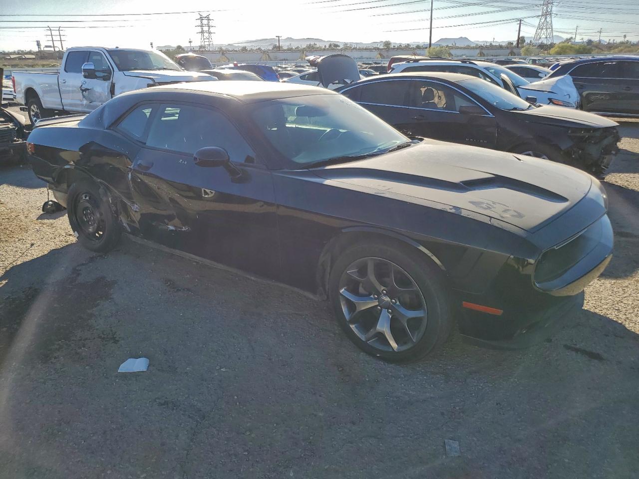 2016 DODGE CHALLENGER SXT photo 4