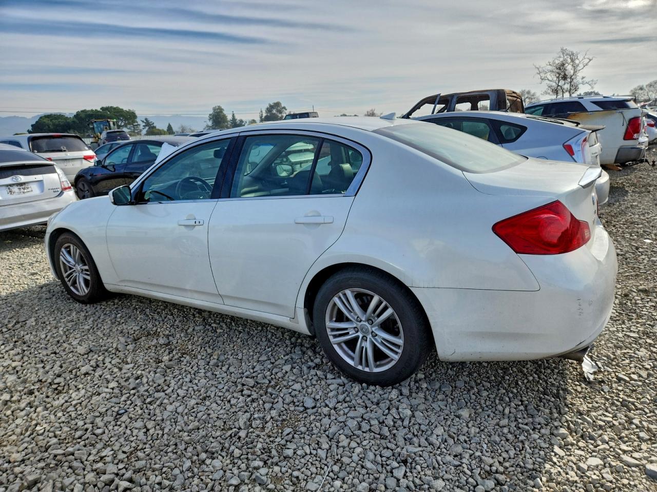 2012 INFINITI G37 BASE photo 2