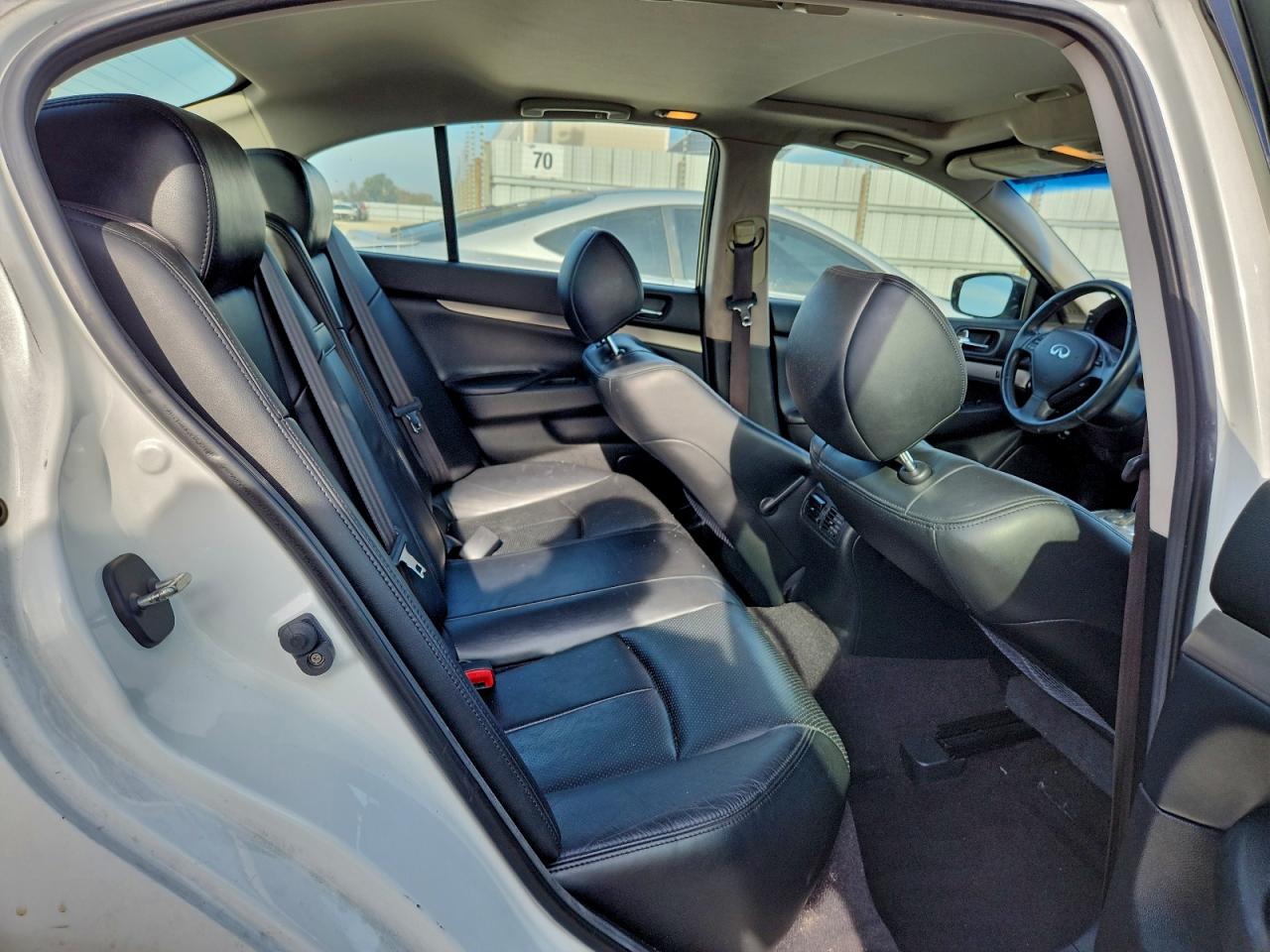 2012 INFINITI G37 BASE photo 10