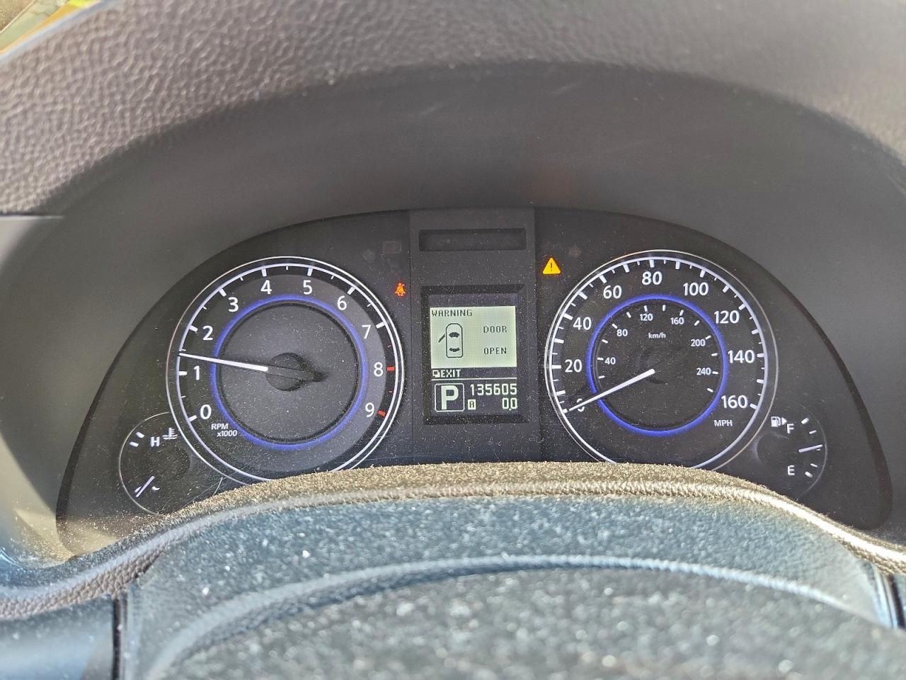 2012 INFINITI G37 BASE photo 9