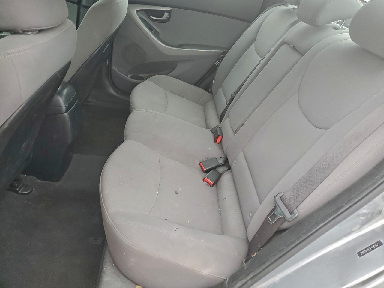 2015 HYUNDAI ELANTRA SE photo 10