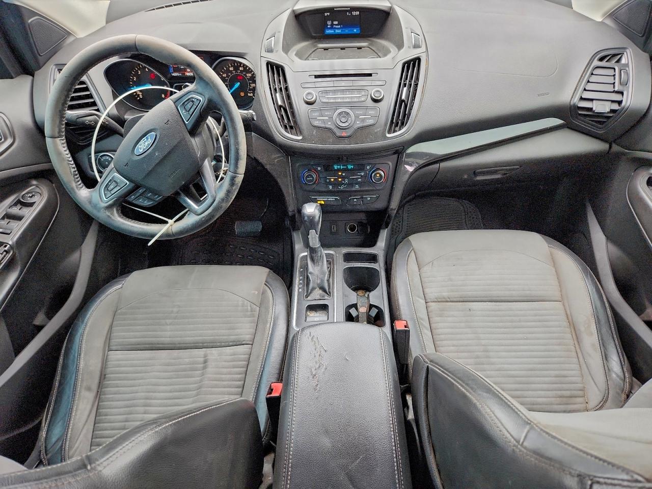 2017 FORD ESCAPE SE photo 8