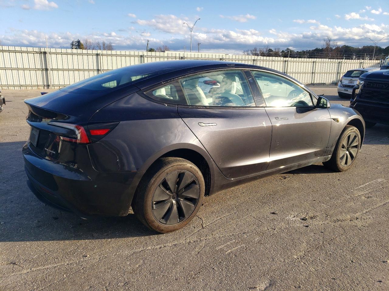 2024 TESLA MODEL 3 photo 3