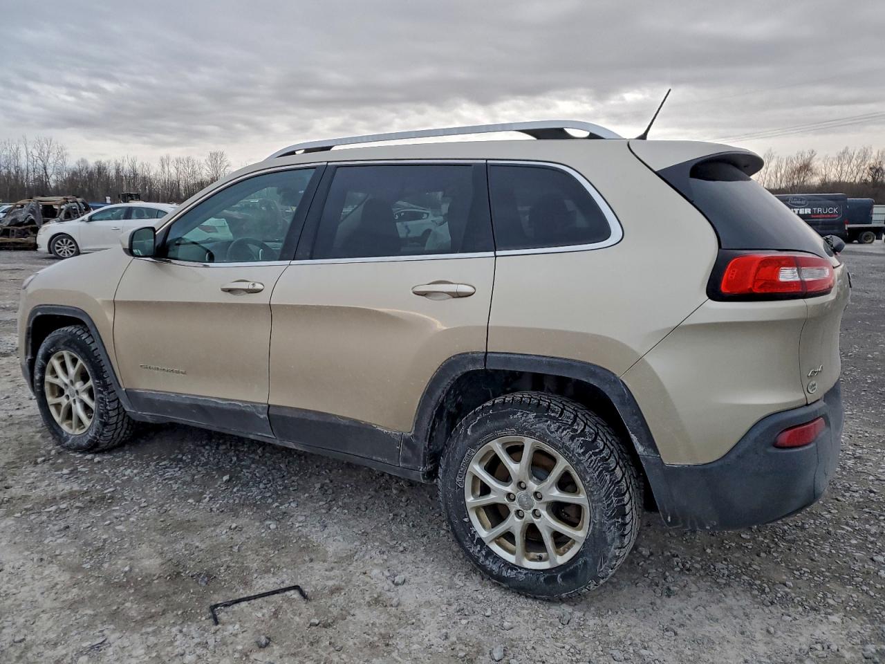 2014 JEEP CHEROKEE LATITUDE photo 2