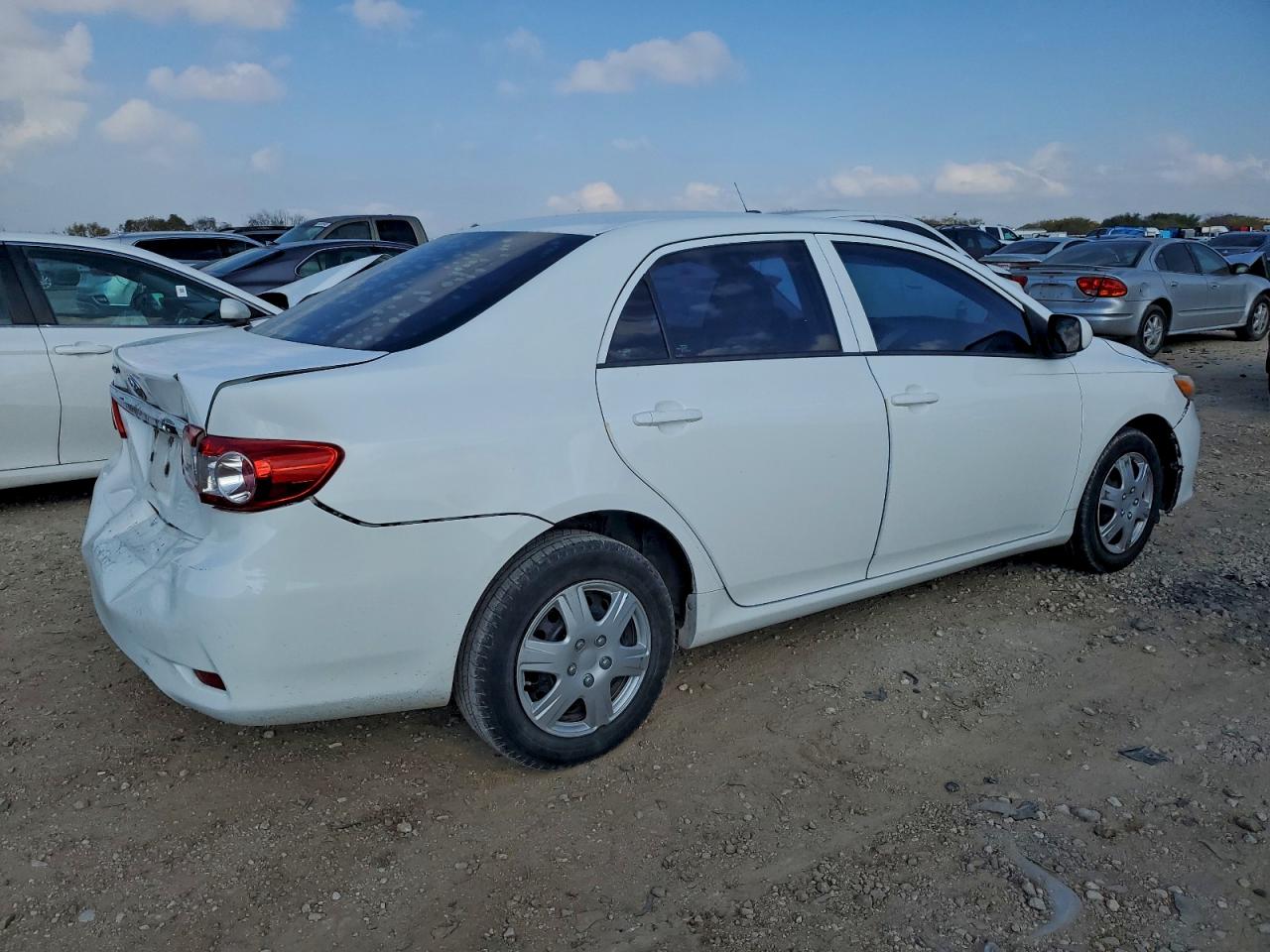 2013 TOYOTA COROLLA BASE photo 3
