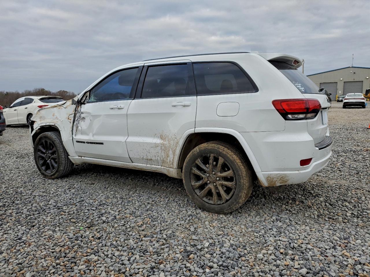 2018 JEEP GRAND CHEROKEE LAREDO photo 2