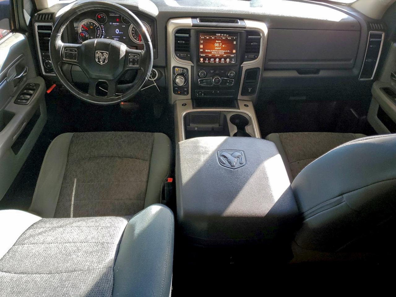 2015 RAM 1500 SLT photo 22