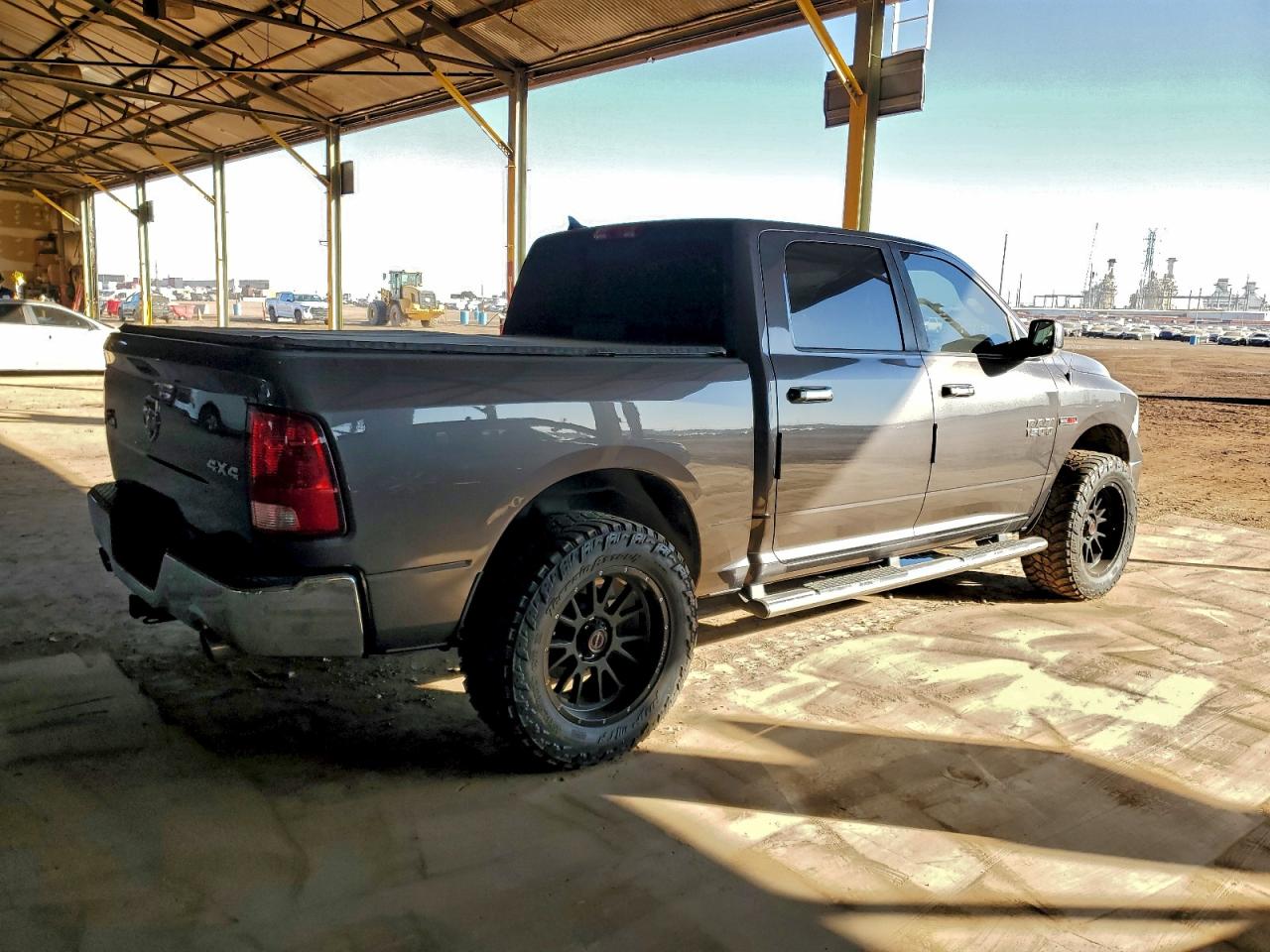 2015 RAM 1500 SLT photo 7