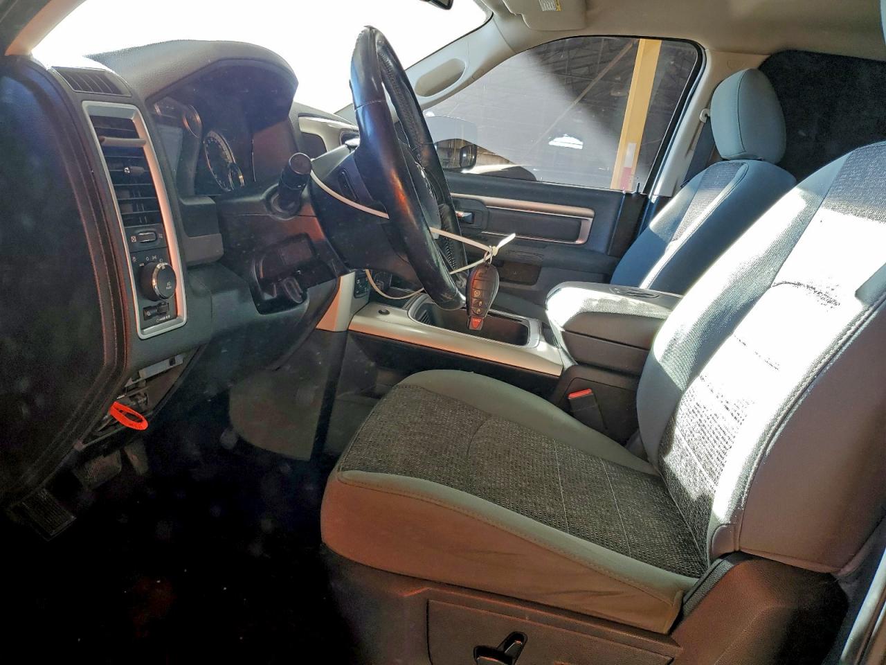 2015 RAM 1500 SLT photo 19
