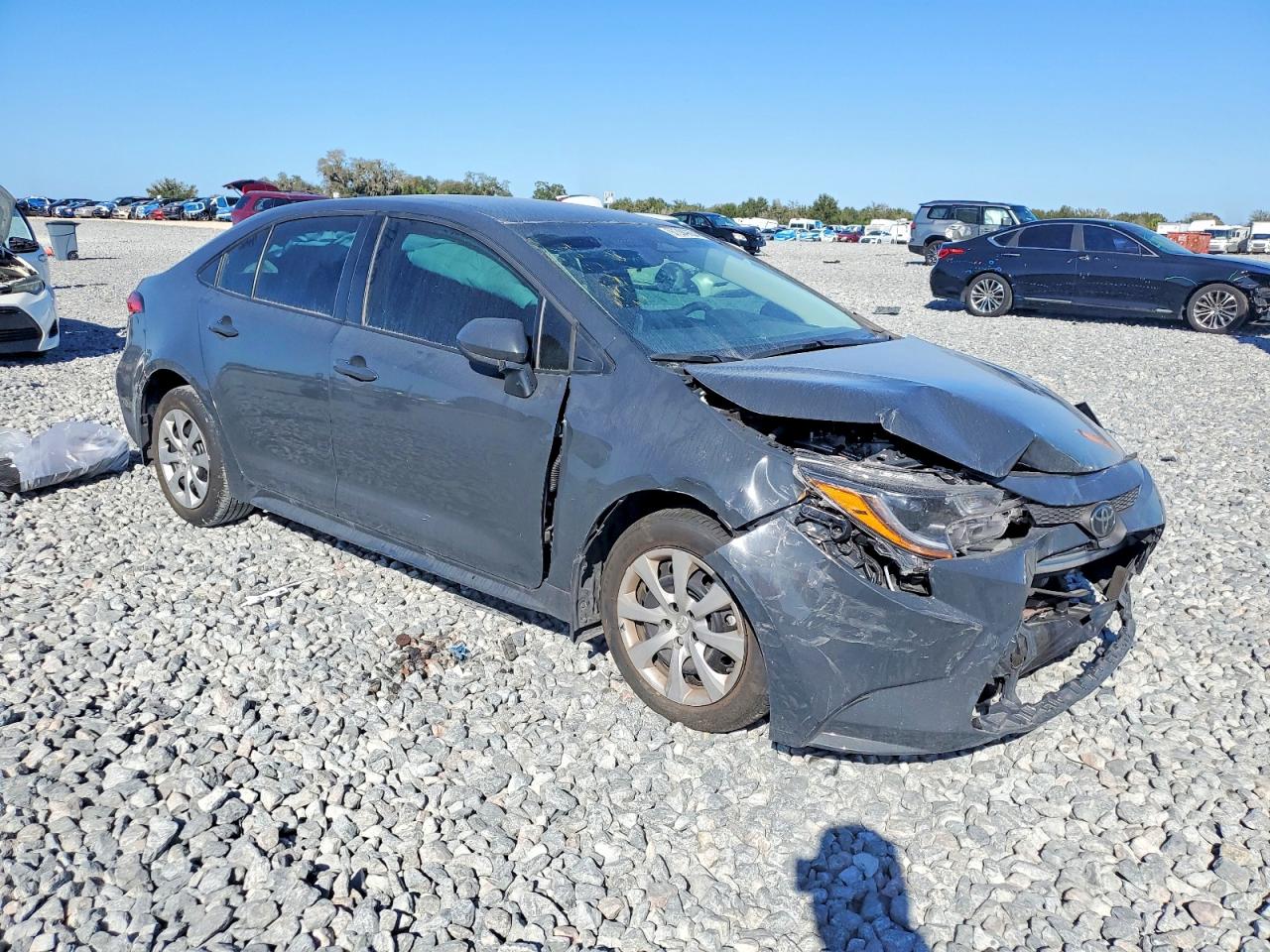 2025 TOYOTA COROLLA LE photo 4