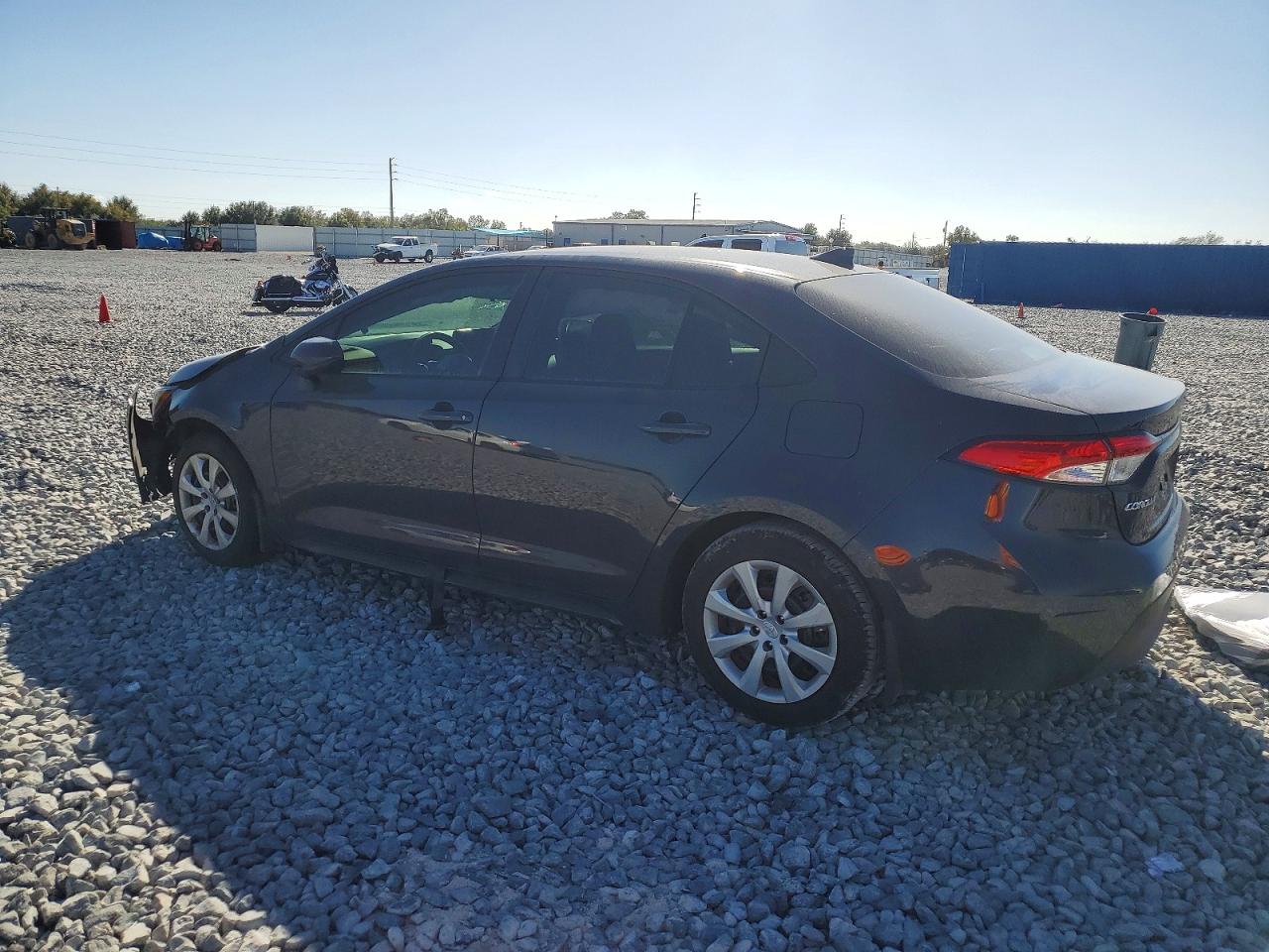 2025 TOYOTA COROLLA LE photo 2