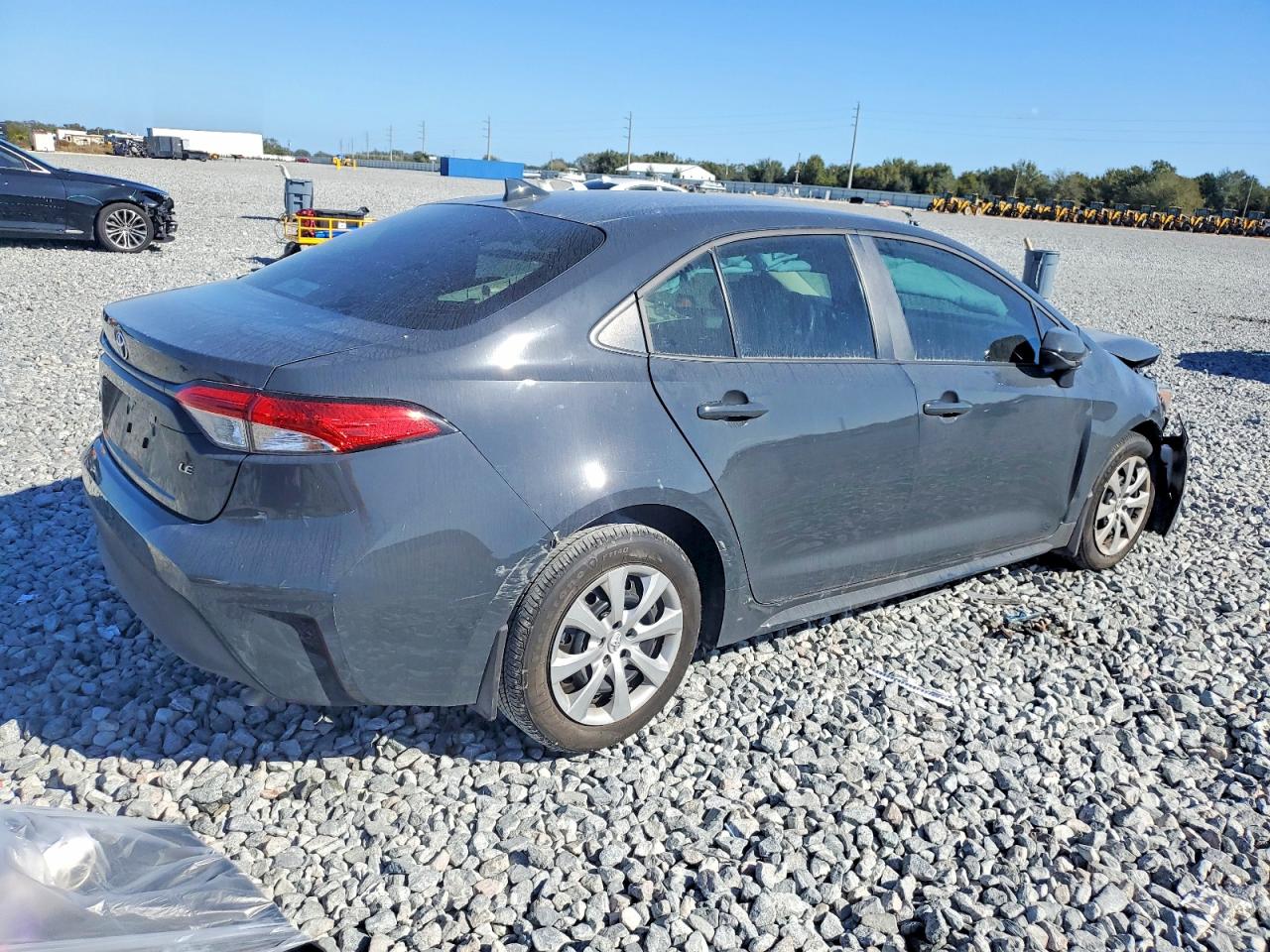 2025 TOYOTA COROLLA LE photo 3