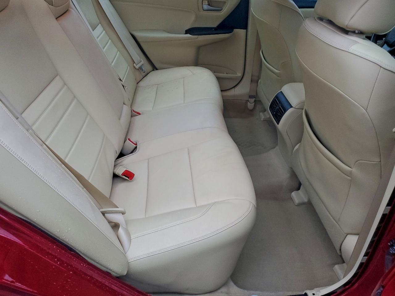 2015 TOYOTA CAMRY LE photo 10