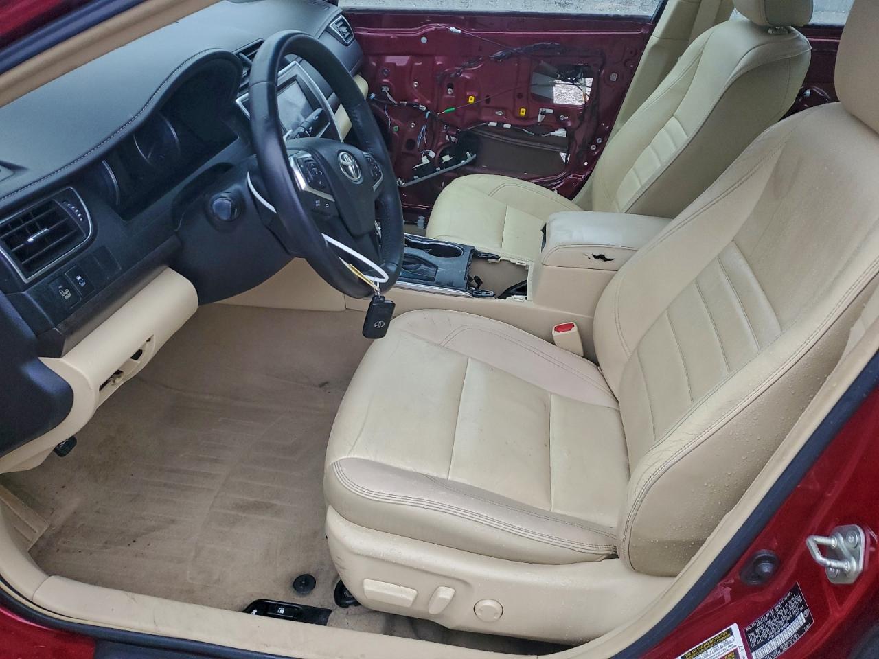2015 TOYOTA CAMRY LE photo 7