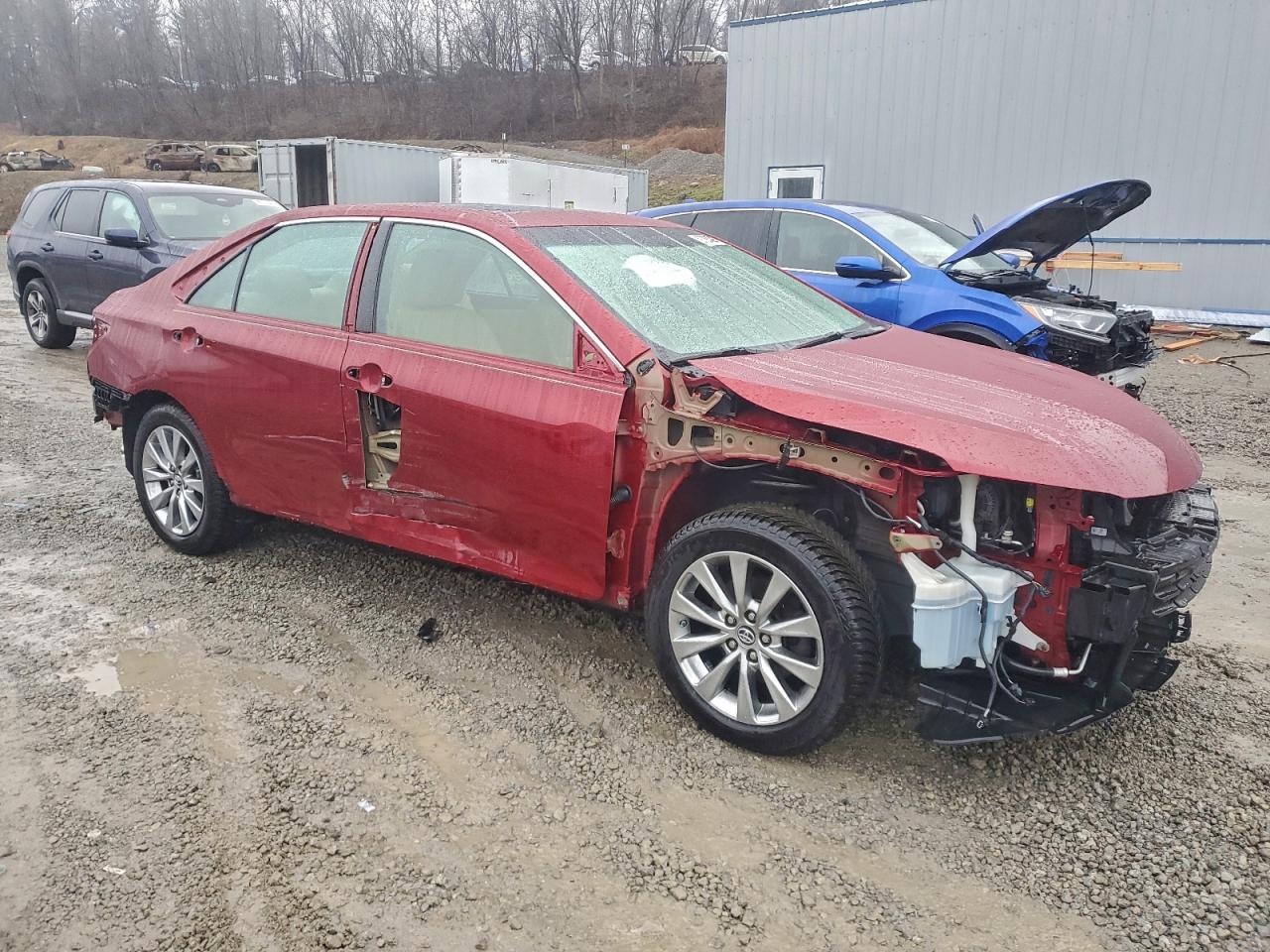 2015 TOYOTA CAMRY LE photo 4