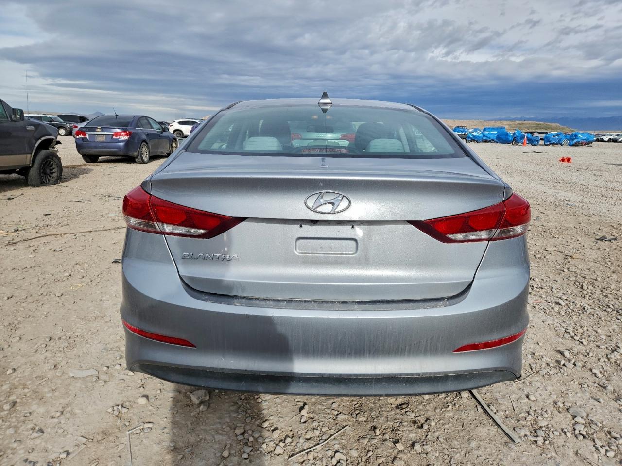 2017 HYUNDAI ELANTRA SE photo 6