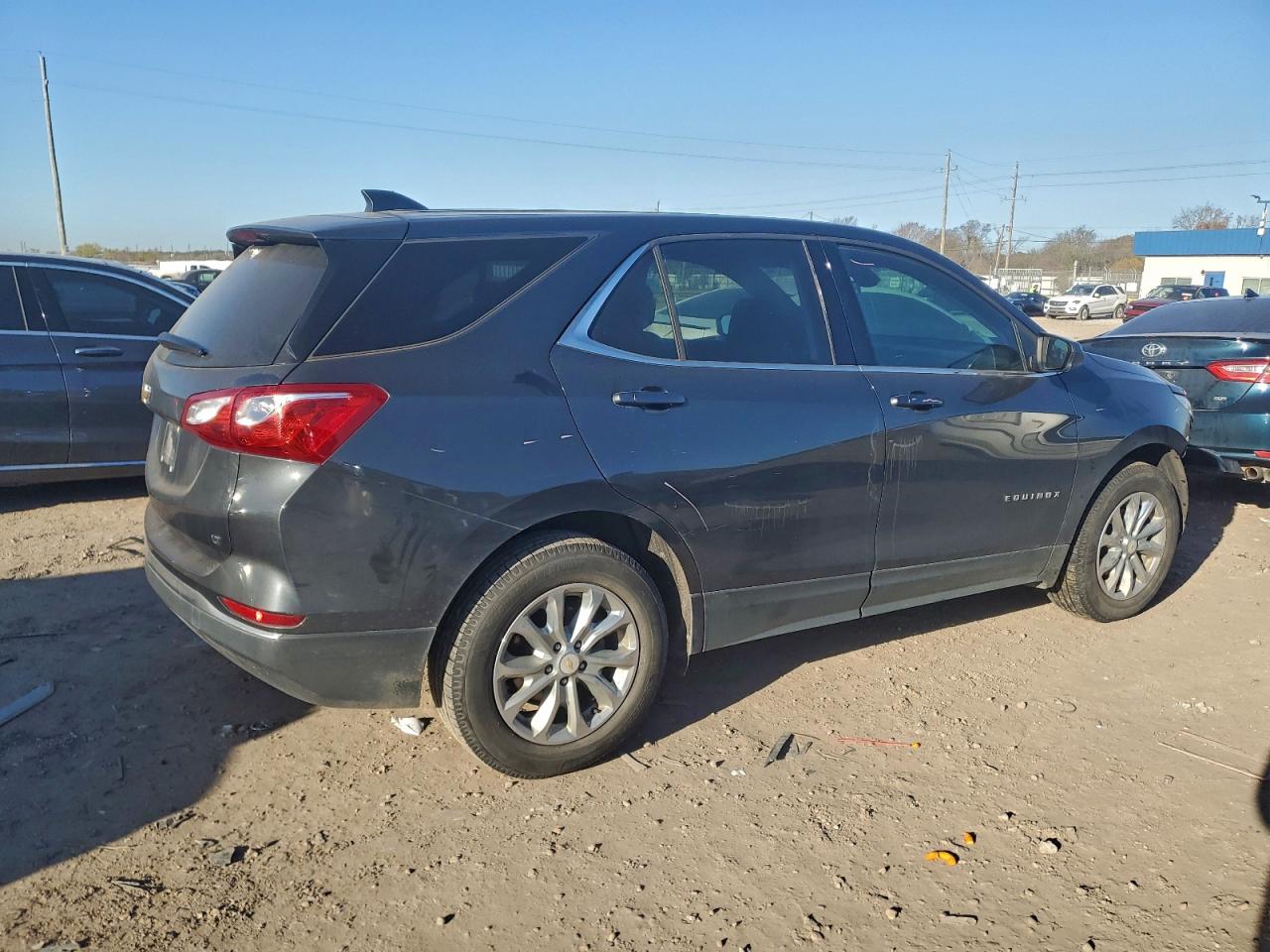 2020 CHEVROLET EQUINOX LT photo 3