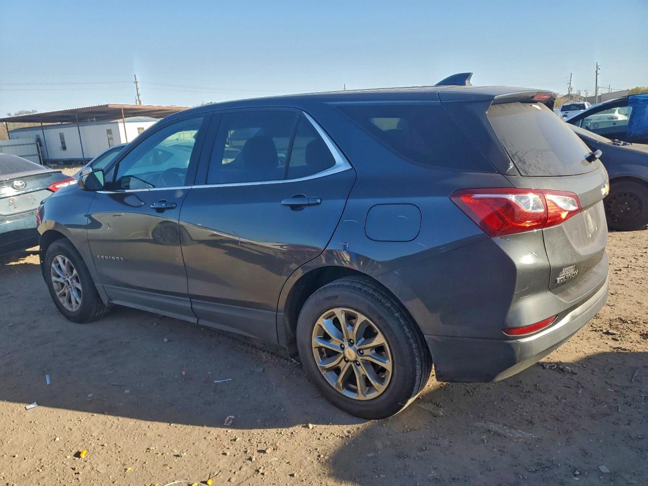 2020 CHEVROLET EQUINOX LT photo 2