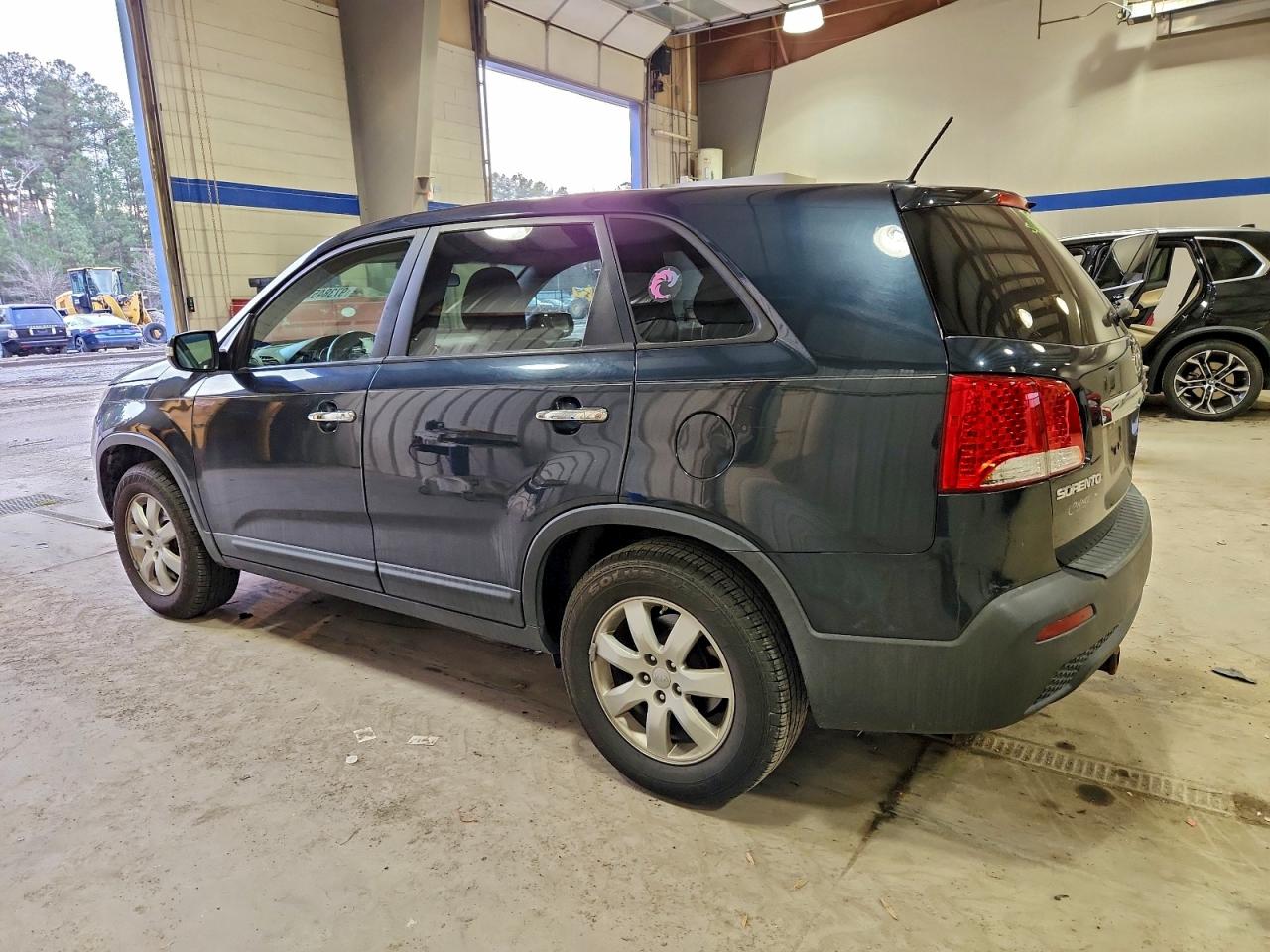 2013 KIA SORENTO LX photo 2