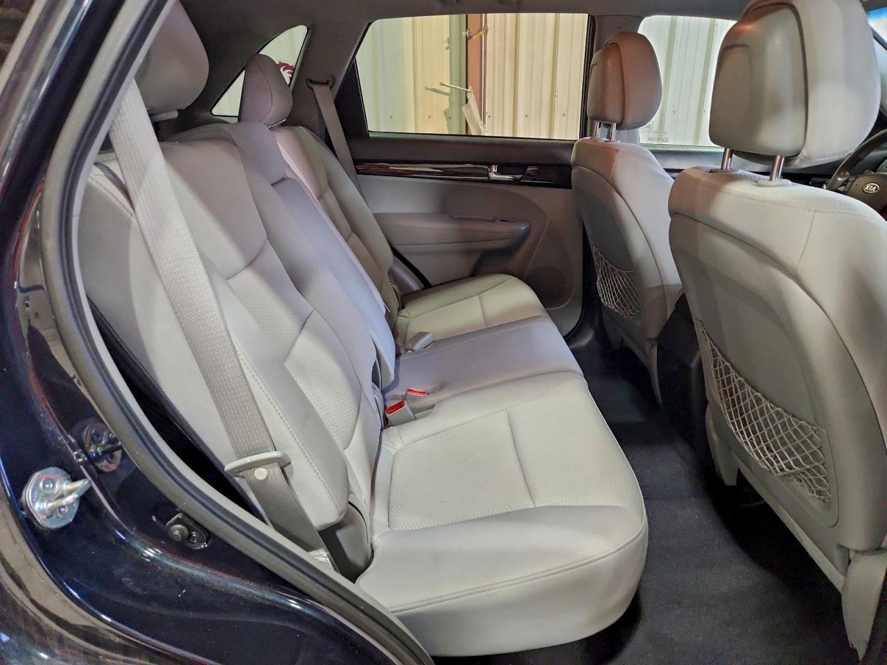 2013 KIA SORENTO LX photo 11