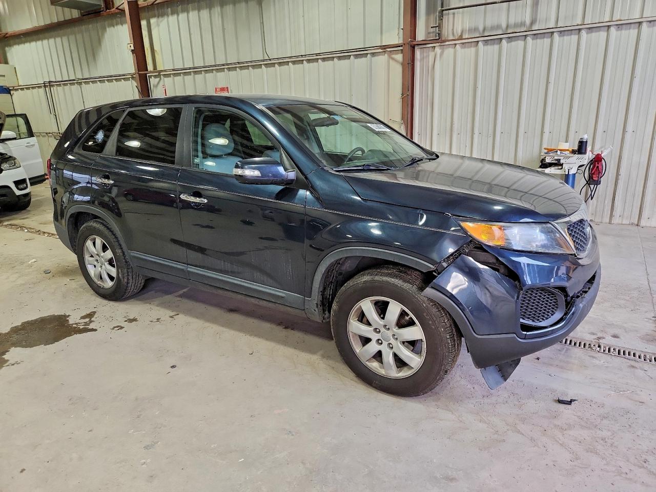 2013 KIA SORENTO LX photo 4