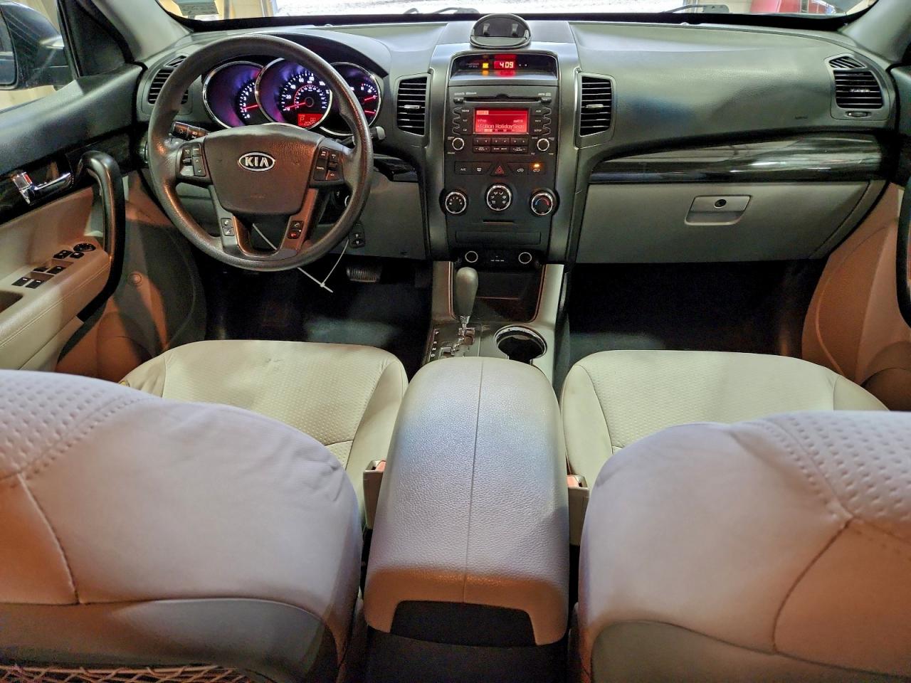 2013 KIA SORENTO LX photo 8