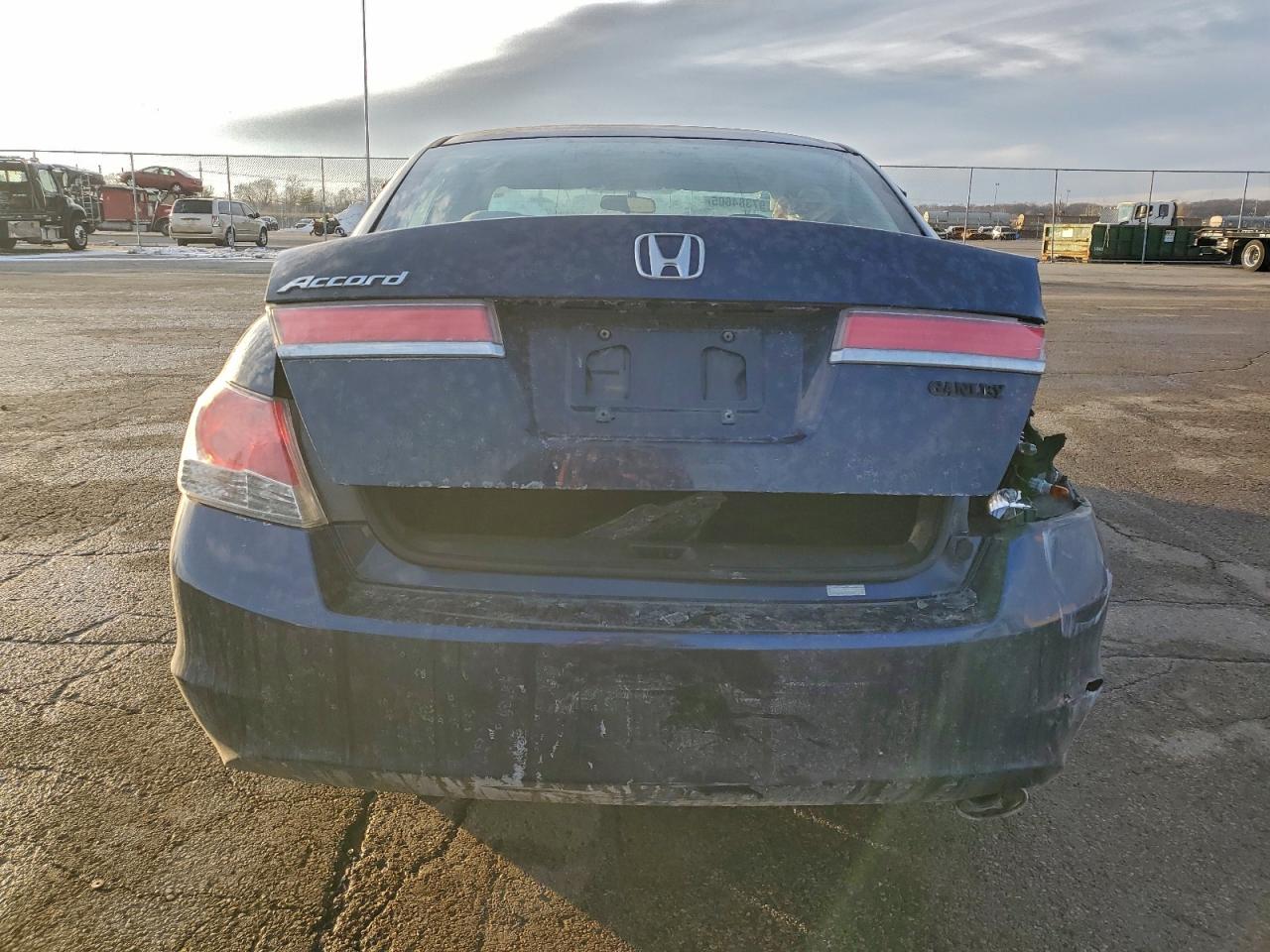 2012 HONDA ACCORD LX photo 6