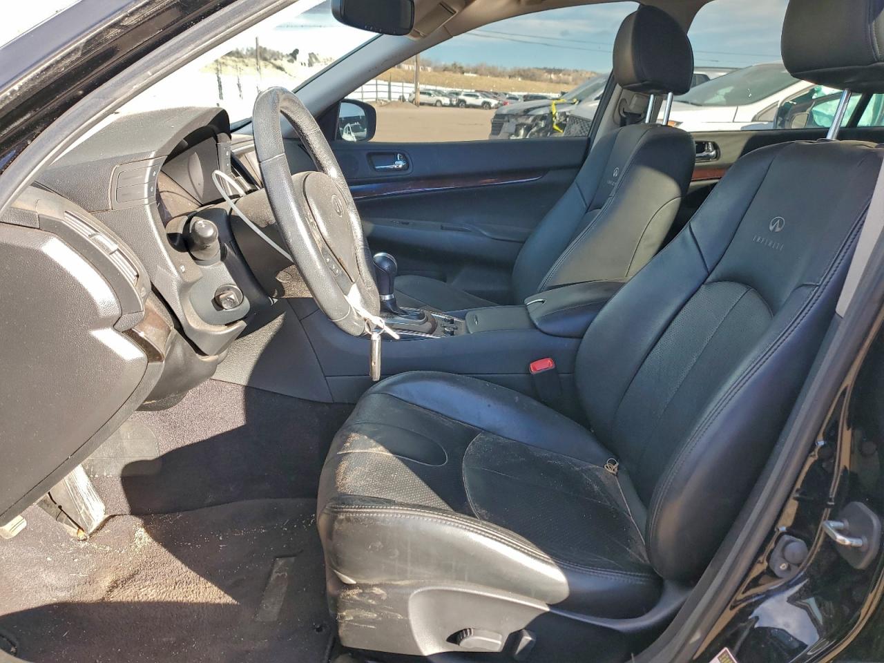 2013 INFINITI G37 photo 7