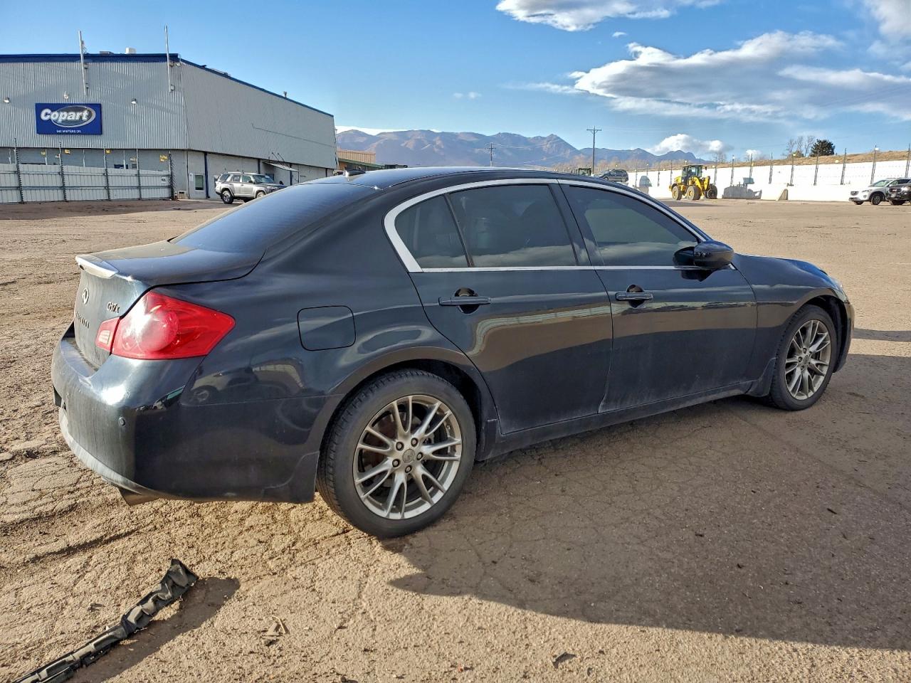2013 INFINITI G37 photo 3