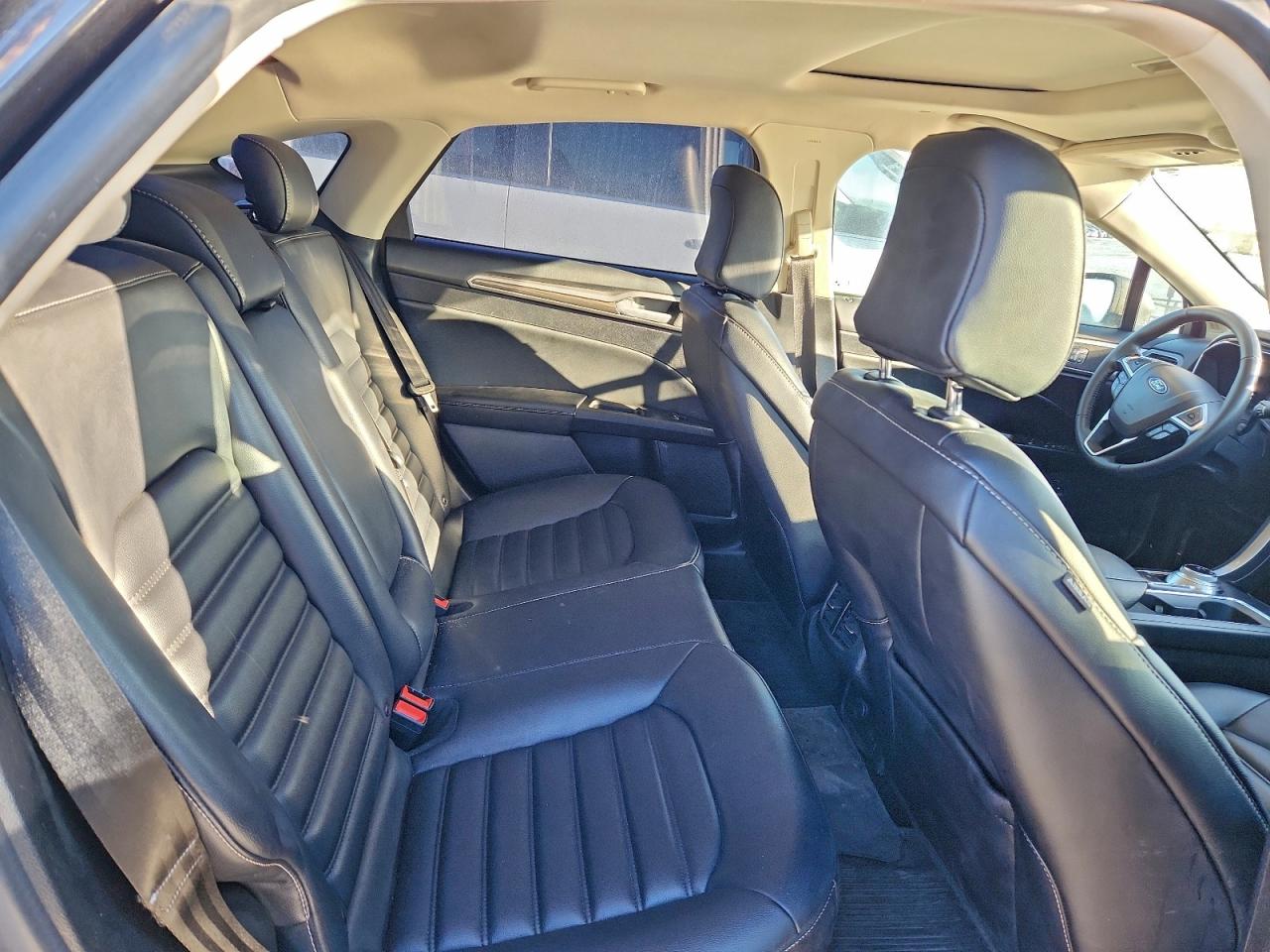2020 FORD FUSION SEL photo 28