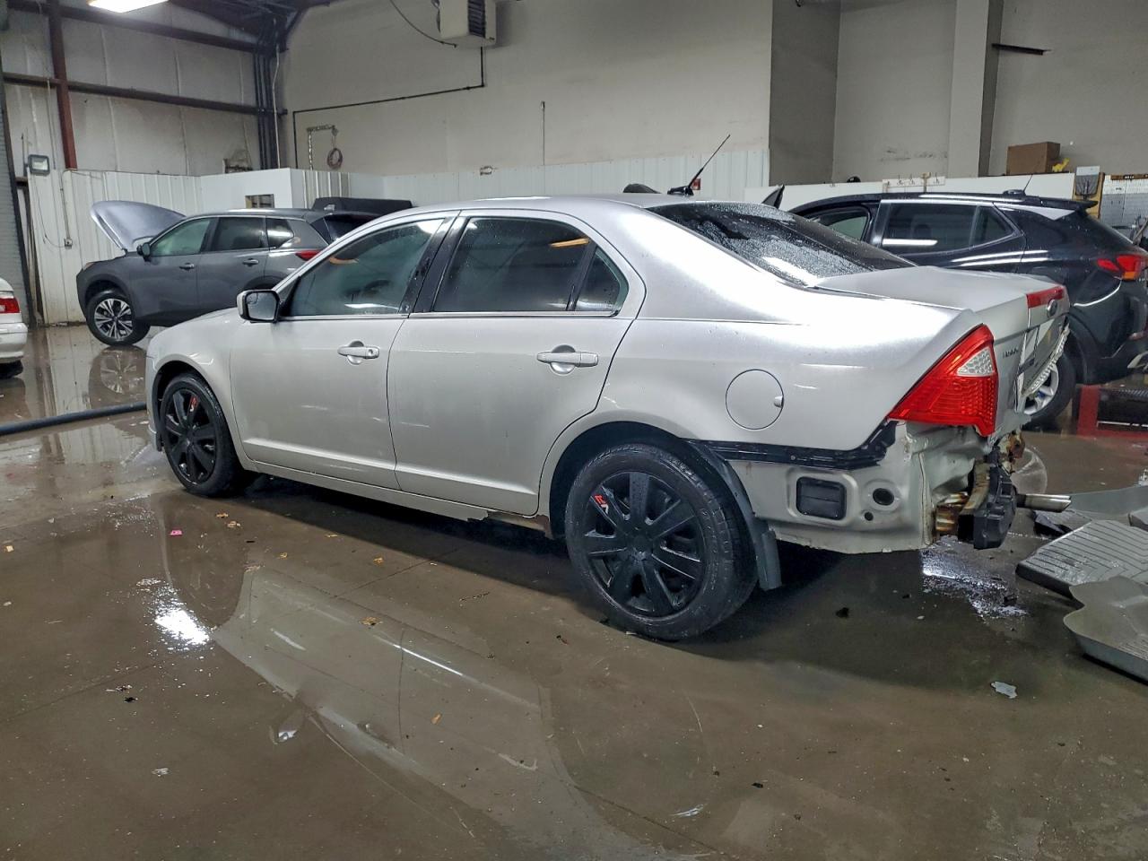 2011 FORD FUSION SE photo 2