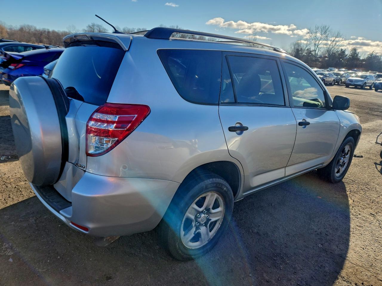 2011 TOYOTA RAV4 BASE photo 3