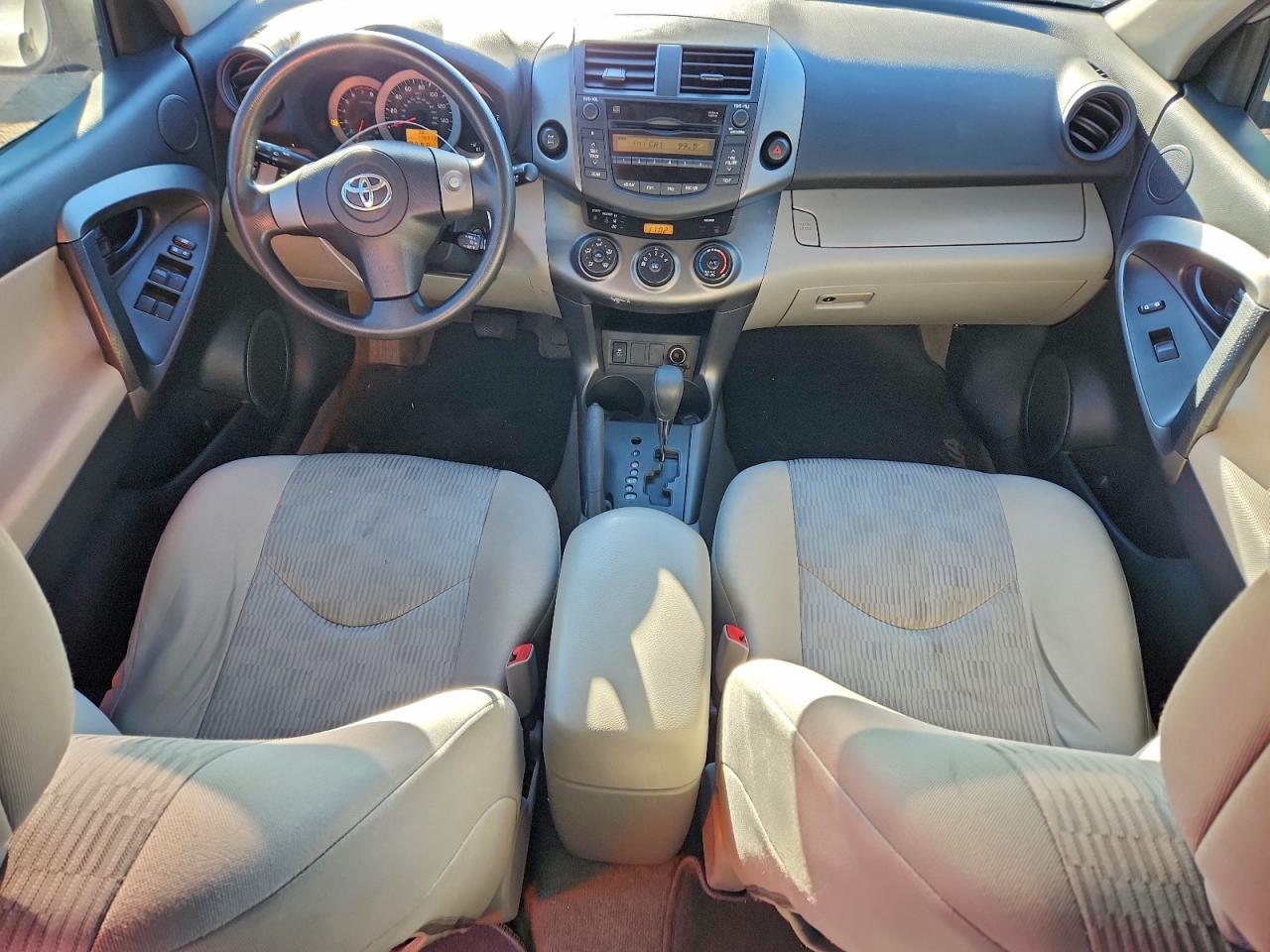 2011 TOYOTA RAV4 BASE photo 8