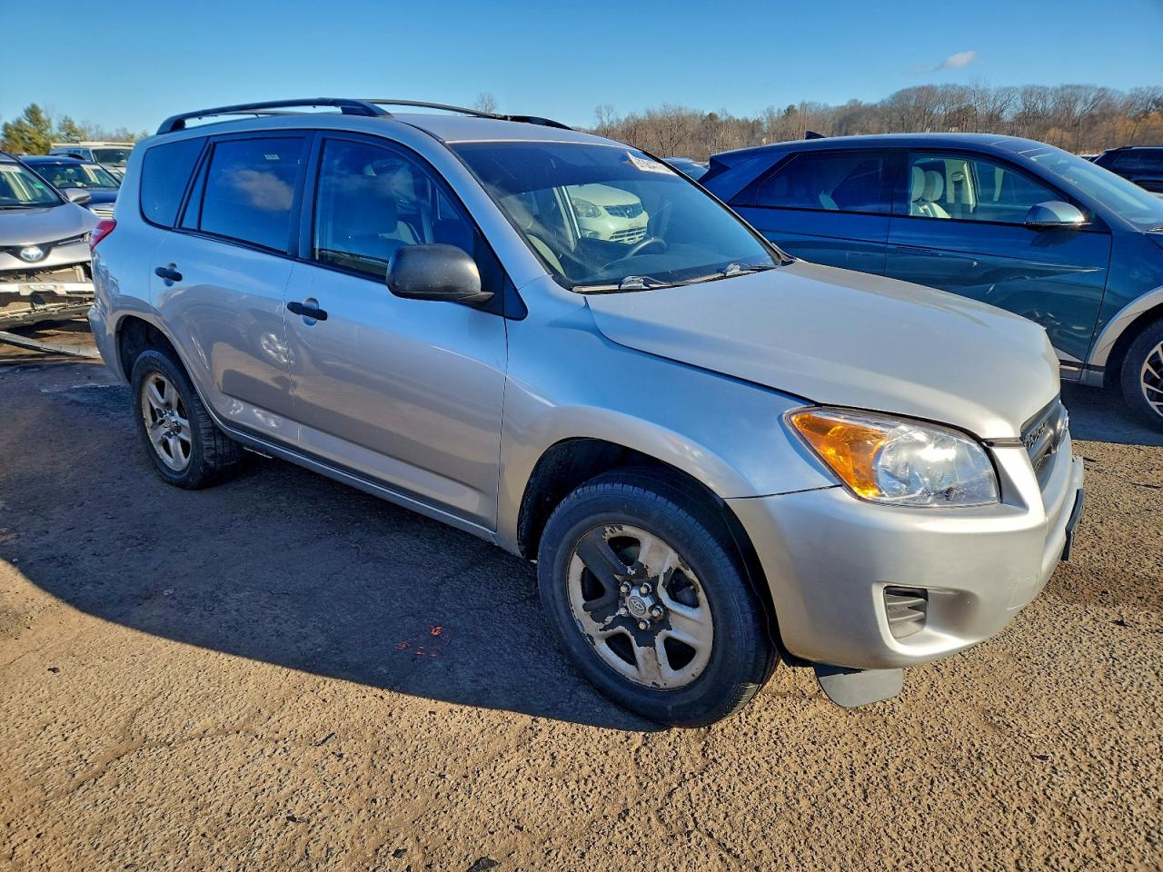 2011 TOYOTA RAV4 BASE photo 4
