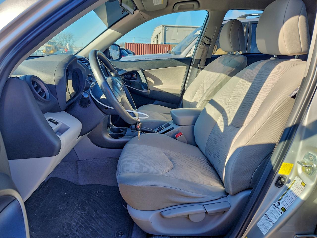 2011 TOYOTA RAV4 BASE photo 7