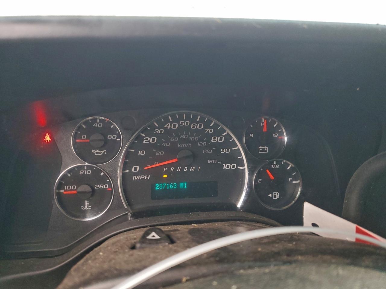 2014 GMC SAVANA G2500 photo 9